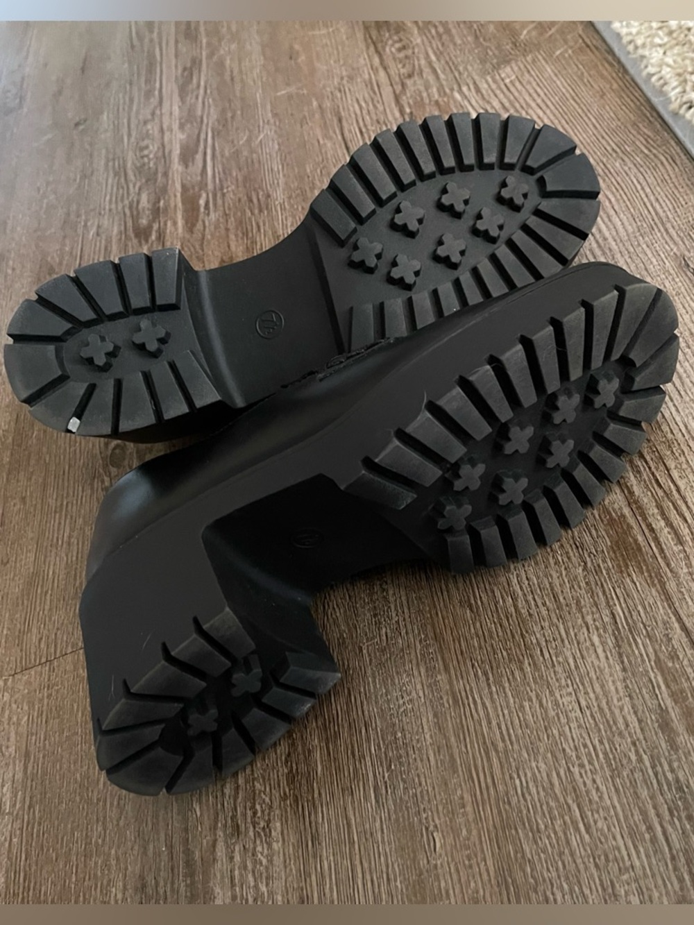 Universal Thread Platform Loafers - Picture 2 of 7